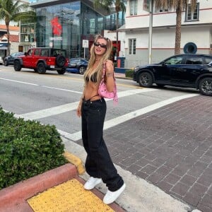 Aline Gotschalg tranquilizou os seguidors: 'Eu estou ótima. Me recuperando super bem'