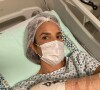 Ivete Sangalo publicou duas fotos na cama do hospital para comemorar a operação bem sucedida