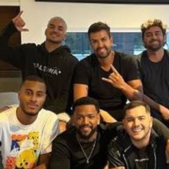 Na festa, Medina e Bruninho posaram ao lado de Lu Carelli, Nego do Borel e Matheuzinho