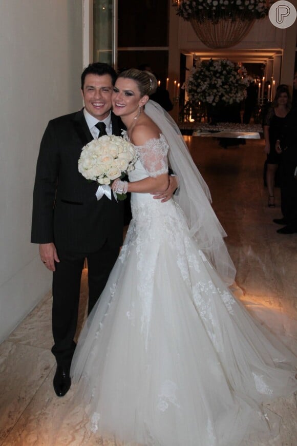 Mirella Santos e o humorista Wellington Muniz, o Ceará, se casaram em 2012