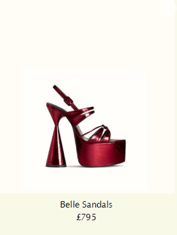 Anitta usou uma sandália salto 15 no valor de R$ 4,5 mil