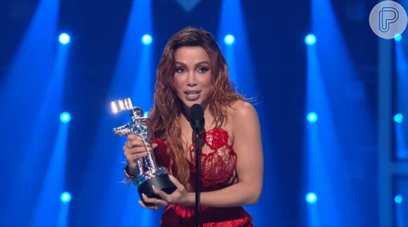 Anitta se tornou a primeira artista brasileira a ganhar um prêmio do VMA 