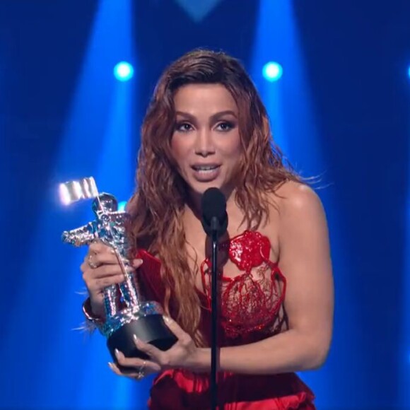 Anitta se tornou a primeira artista brasileira a ganhar um prêmio do VMA 