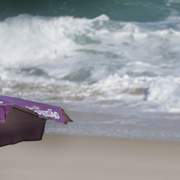 Rafa Kalimann valorizou o bumbum com biquíni fio-dental