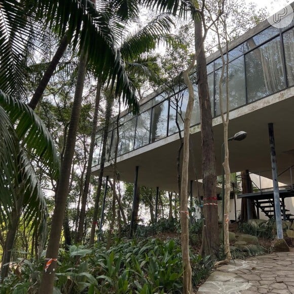 Em São Paulo, Dua Lipa visitou a Casa de Vidro Lina Bo Bardi