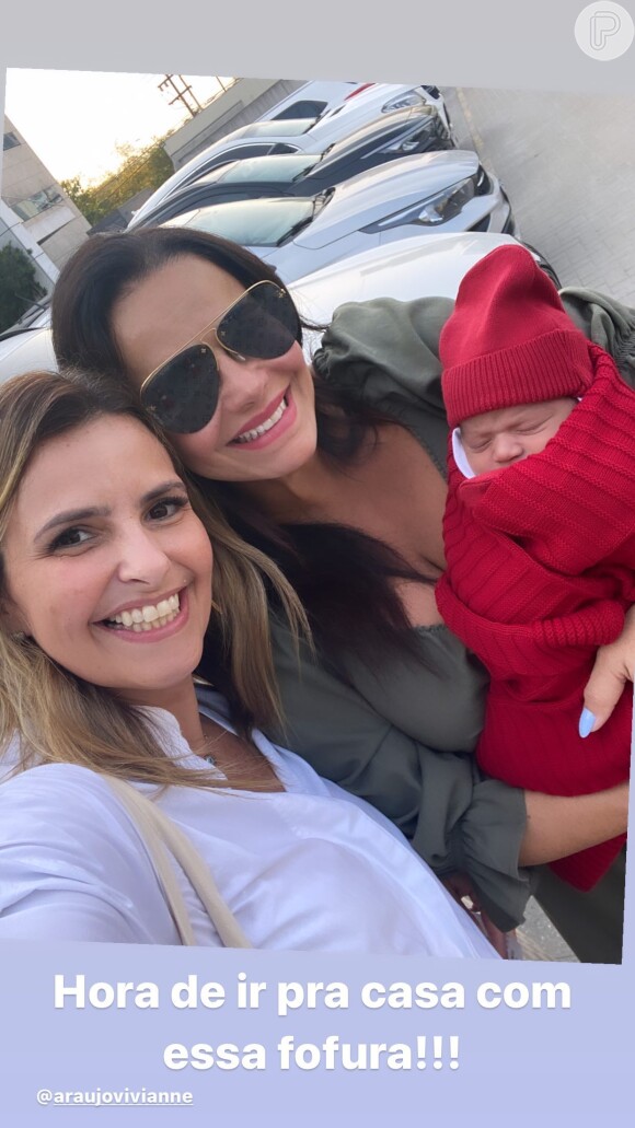 Filho de Viviane Araujo apareceu ao lado da madrinha, Debora, em nova foto