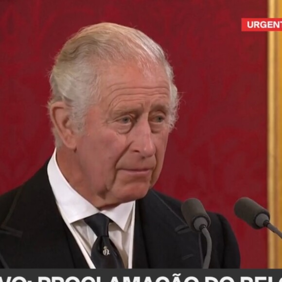 Rei Charles III negou que vai deixar o trono britânico antes de sua morte: 'Prometo dedicar o resto da minha vida para essa tarefa pesada que me coube'