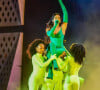Dua Lipa usou Balenciaga na primeira parte do show no Rock in Rio: o jumpsuit verde prioriza o conforto da cantora no palco