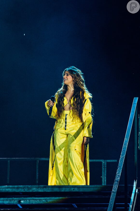 O look principal de Camila Cabello no Palco Mundo do Rock in Rio foi amarelo vibrante