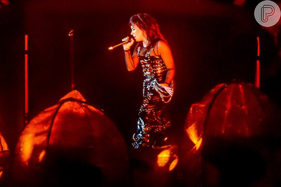 O look de Demi Lovato no Rock in Rio 2022 foi confeccionado por uma estilista capixaba, Mayari Jubin