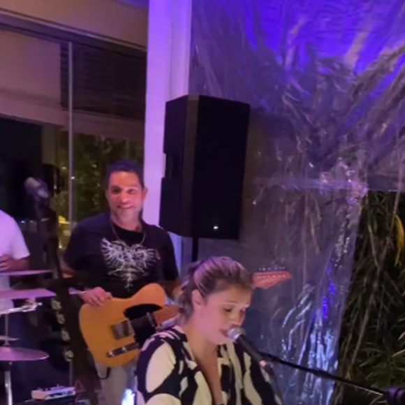 Festa de Fátima Bernardes: os convidados puderam usufruir de música ao vivo em um clima intimista