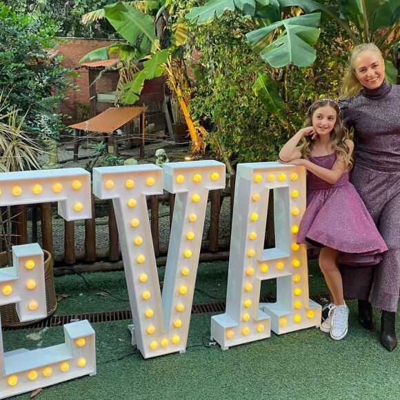 Angélica compartilhou fotos com a filha, Eva, na web