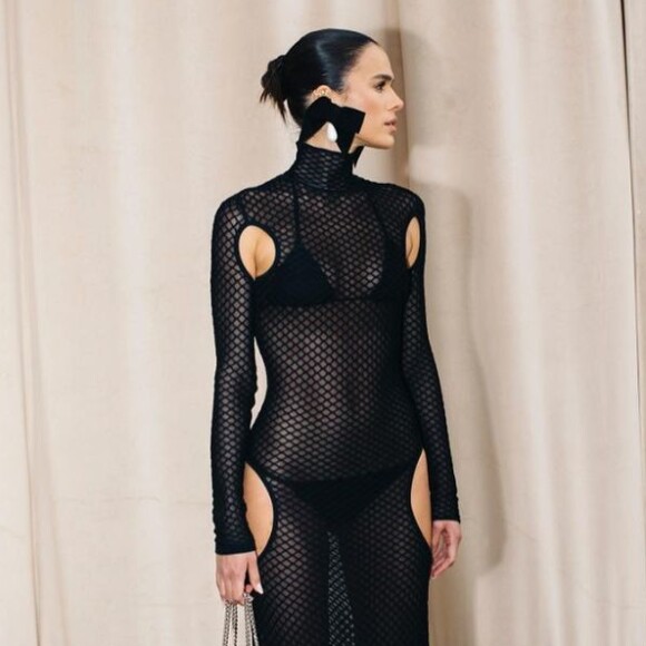 Bruna Marquezine teve look criticado por Michelle Bolsonaro, mas foi elogiada pelo rapper Kanye West