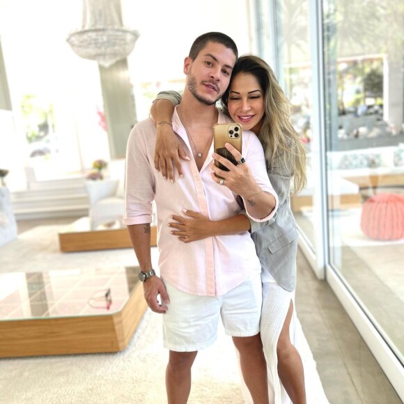 Casamento de Arthur Aguiar e Maíra Cardi chegou ao fim depois de cinco anos