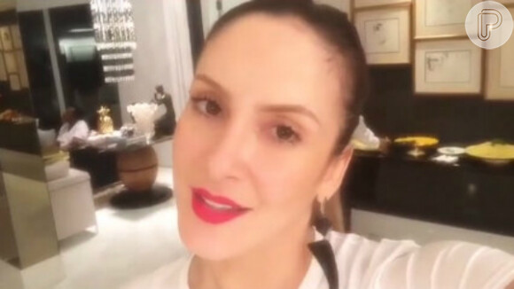 A cantora postou um vídeo desejando um feliz Natal para os fãs