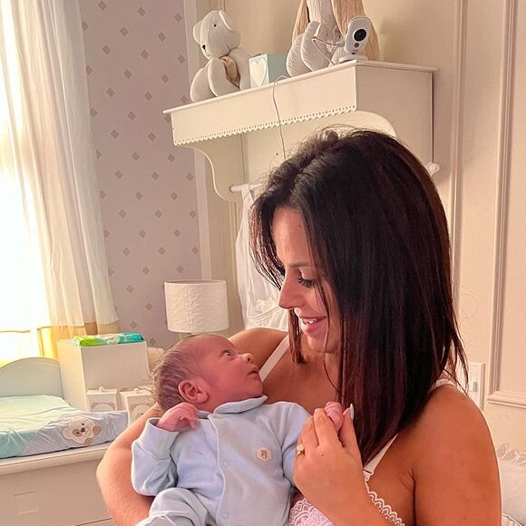 Viviane Araujo deu à luz ao seu primeiro  filho, Joaquim no mês passado