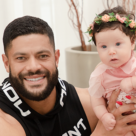 Hulk costuma compartilhar alguns detalhes de sua rotina ao lado dos filhos na web