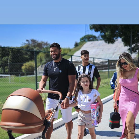 Hulk decidiu passar o Dia das Crianças no centro de treinamento do Atlético MG