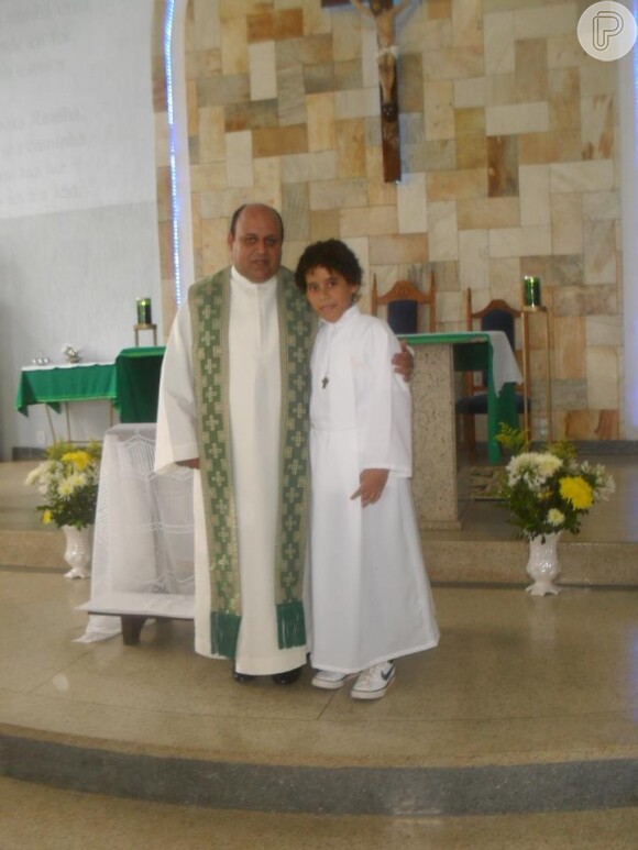 Cauê Campos em sua cerimônia de primeira comunhão no domingo, 18 de novembro de 2012