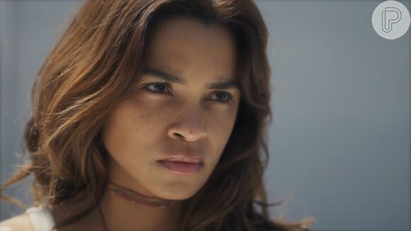 Brisa (Lucy Alves) vai ficar presa na novela 'Travessia' após Oto (Romulo Estrela) prestar depoimento contra ela