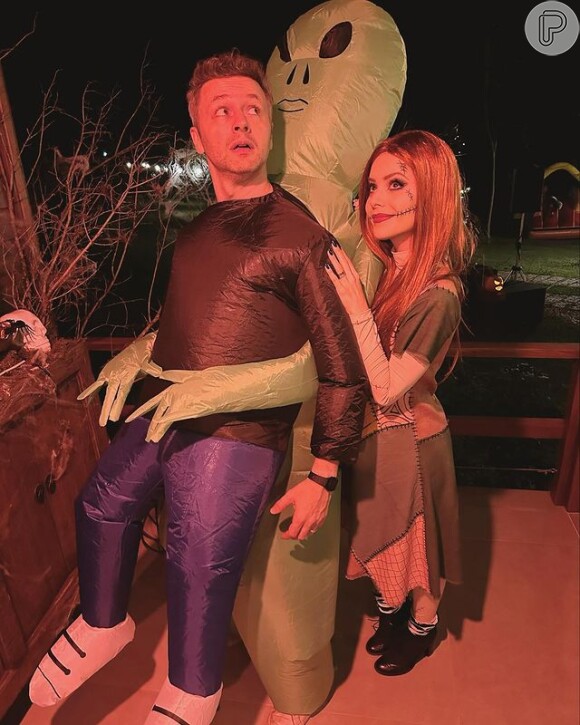 Fantasia de casal para Halloween: Lucas Lima usou fantasia inflável divertida e Sandy surgiu como a personagem Sally, de 'O Estranho Mundo de Jack'