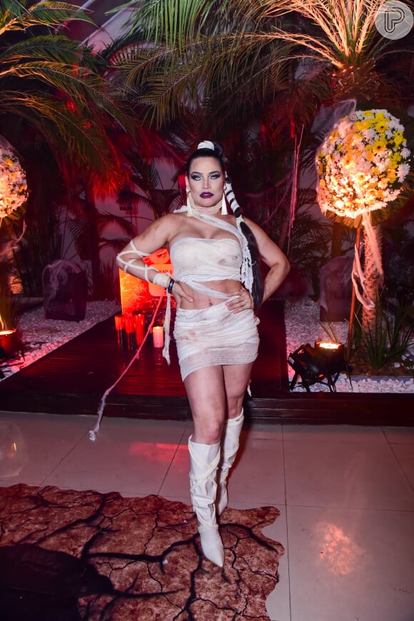 Fantasia de múmia para o Halloween: Raíssa Barbosa escolheu o tema para seu look em festa temática