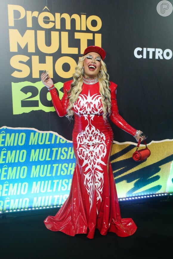 Prêmio Multishow 2022: Gloria Groove apresentou a premiação, cantou e levou o troféu de voz do ano