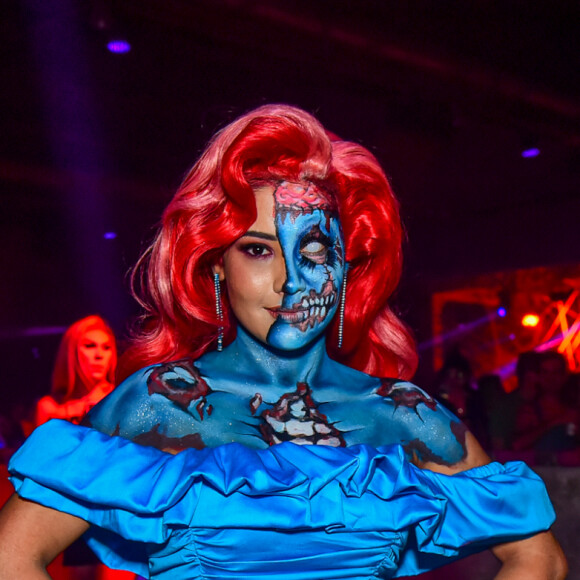 Thaynara OG definiu a fantasia de Halloween como 'uma zumbi diva'