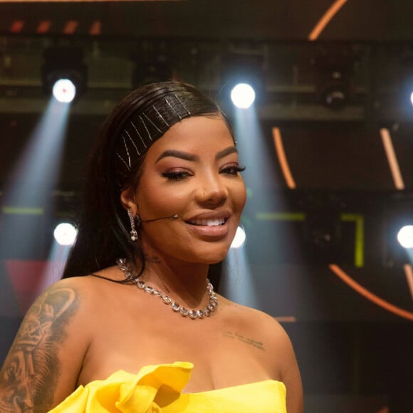 Ludmilla pediu aos fãs que a defendam dos ataques que vem recebendo após fala sobre os cantores sertanejos