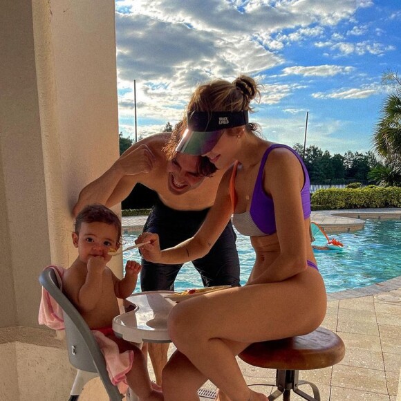 Carol Dias e Kaká costumam compartilhar momentos do dia nas redes sociais