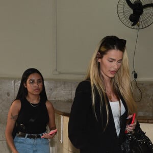 Yasmin Brunet foi acusada de tráfico humano por uma jovem que causou comoção na web após ser dada como desaparecida