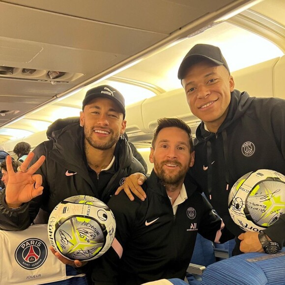 Apesar de terem diversas fotos juntos, Neymar e Mbappé vivem uma polêmica