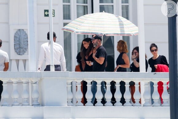 Deborah Secco foi flagrada no Copacabana Palace, Zona Sul do Rio