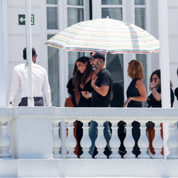 Deborah Secco foi flagrada no Copacabana Palace, Zona Sul do Rio