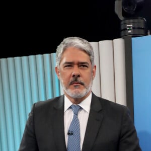 William Bonner: o som da tampinha rendeu memes pela semelhança com o barulho da abertura de uma cerveja. O jornalista reforçou que estava bebendo água
 