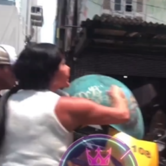 Gretchen foi flagrada ao lado do marido, o músico Esdras de Souza, durante uma discussão no meio da rua