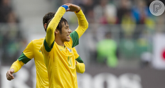 Pele de Neymar mudou com o passar dos anos e médica dermatologista adaptou protocolos