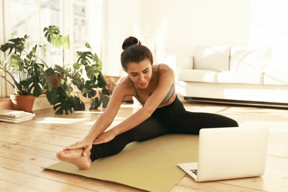 HZ, Treinar descalço é bom? Saiba os riscos do barefoot training, em alta  no TikTok