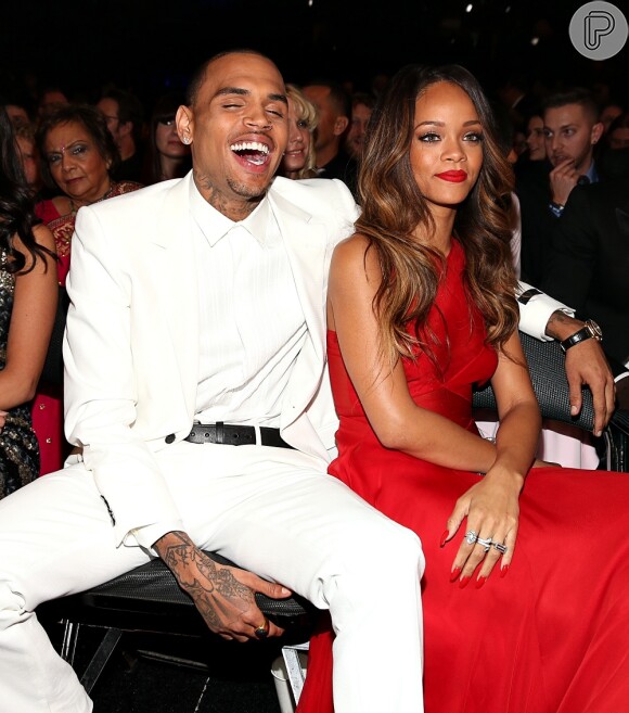 Chris Brown e Rihanna retomaram o namoro em 2012, chocando os fãs da cantora