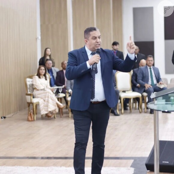Waguinho se tornou pastor e, atualmente, prega na Assembleia de Deus Vitória em Cristo
