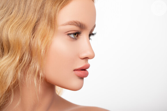 O preenchimento labial é um dos procedimentos estéticos mais procurados por quem deseja destacar o contorno dos lábios