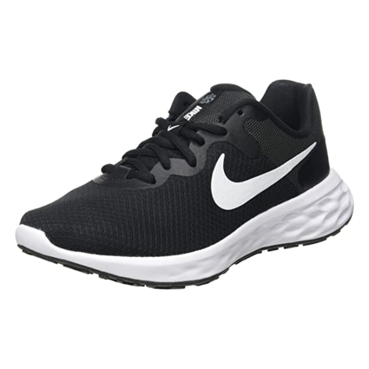 Foto: Tênis Nike Feminino: em preto e branco, o modelo Wmns Revolution ...
