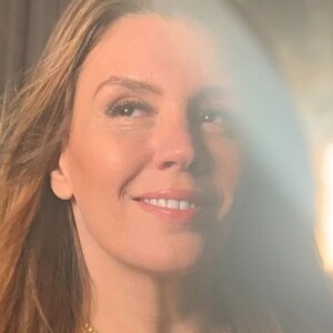 Simony está tratando um câncer no intestino