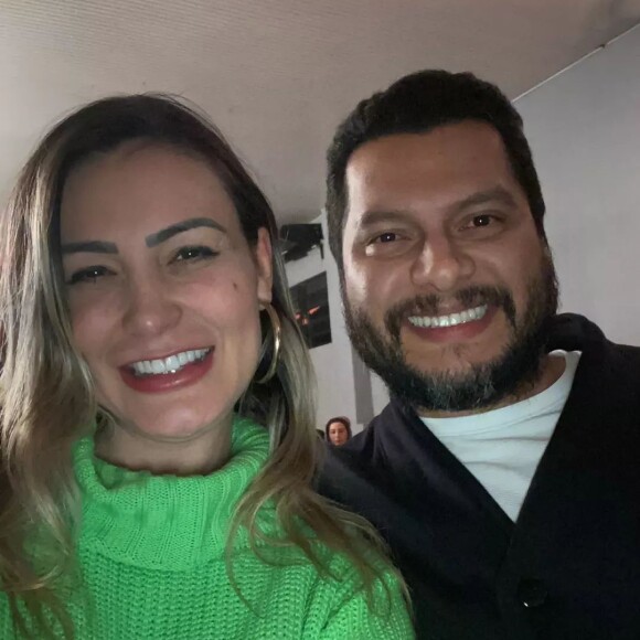 Andressa Urach pediu orações para voltar a ver o filho