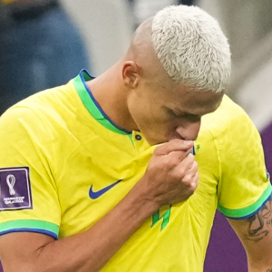 Richarlison, camisa 9 da Seleção Brasileira, foi o principal destaque do primeiro jogo na Copa do Mundo de 2022 ao marcar os dois gols que garantiram a vitória contra a Sérvia