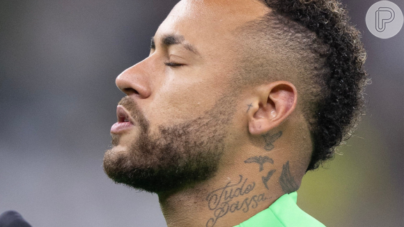 Neymar quebrou o silêncio e se pronunciou em uma carta aberta aos fãs após sofrer uma lesão no tornozelo e ser afastado da fase de grupos na Copa do Mundo do Catar