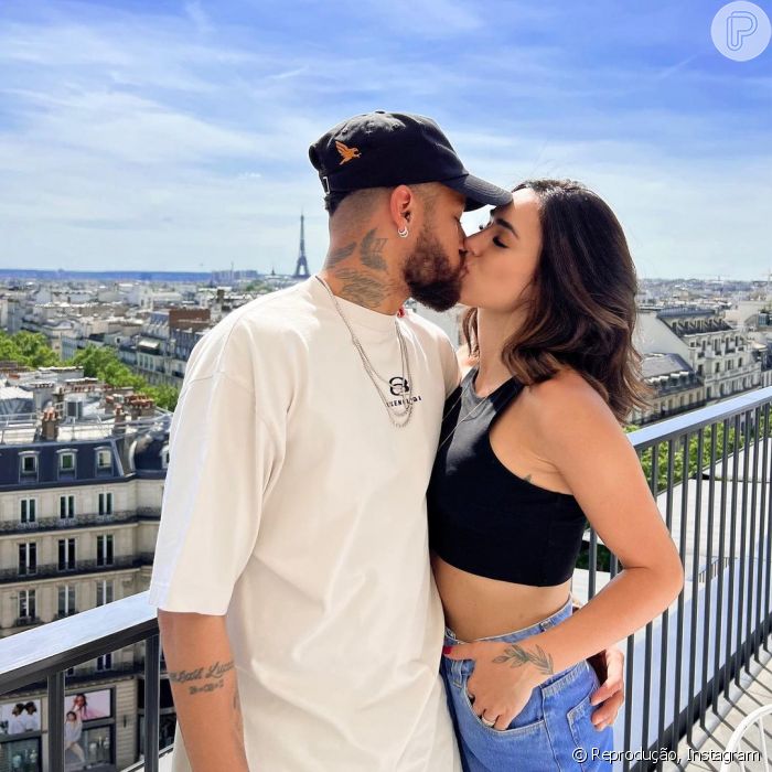 Neymar e Bruna Biancardi em momento romântico Purepeople