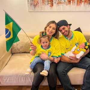 Virgínia Fonseca e Zé Felipe torcem para o Brasil ao lado das filhas