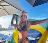 Karoline Lima apostou no Brasilcore em moda praia: influencer usou canga com bandeira do Brasil