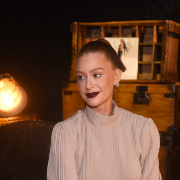 Marina Ruy Barbosa fez um rabo de cavalo que a deixou com cara de rica